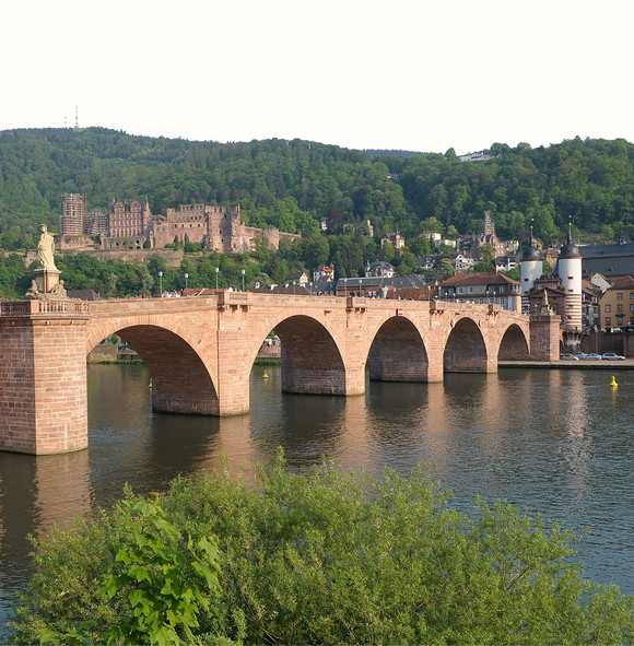 Die Alte Brücke in Heidelberg.