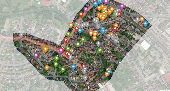 Luftbild der Gemeinde Pfinztal mit abgegrenztem Bereich im Rahmen des Projekts „Ortsmitten – gemeinsam barrierefrei und lebenswert gestalten“']